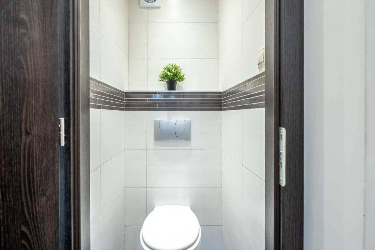 Cozy Quiet Apartment With A Balcony Budapest Ngoại thất bức ảnh