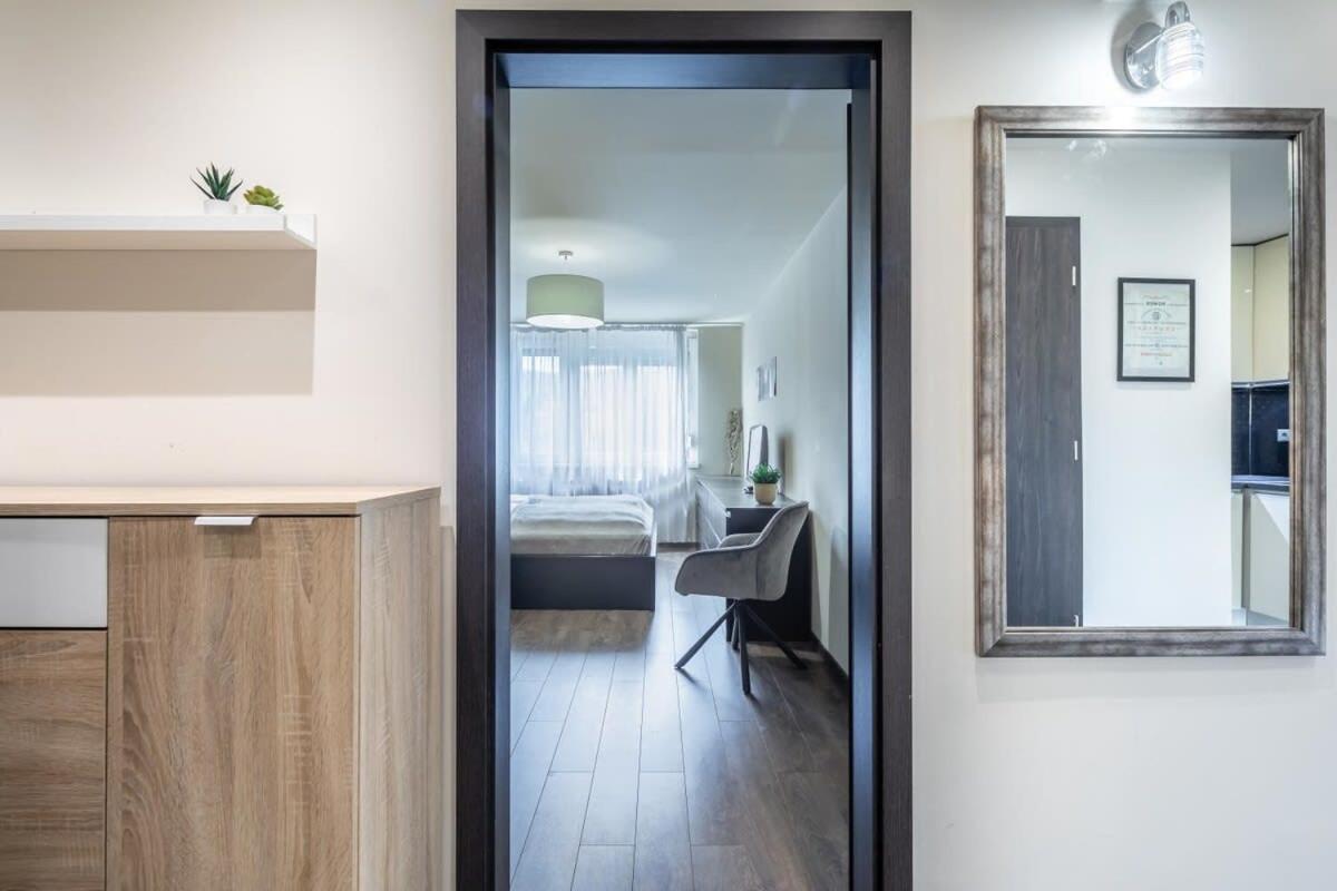 Cozy Quiet Apartment With A Balcony Budapest Ngoại thất bức ảnh