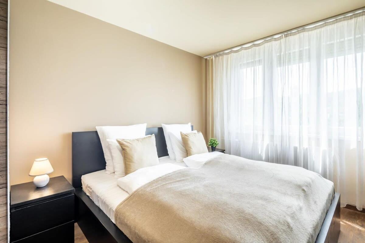 Cozy Quiet Apartment With A Balcony Budapest Ngoại thất bức ảnh