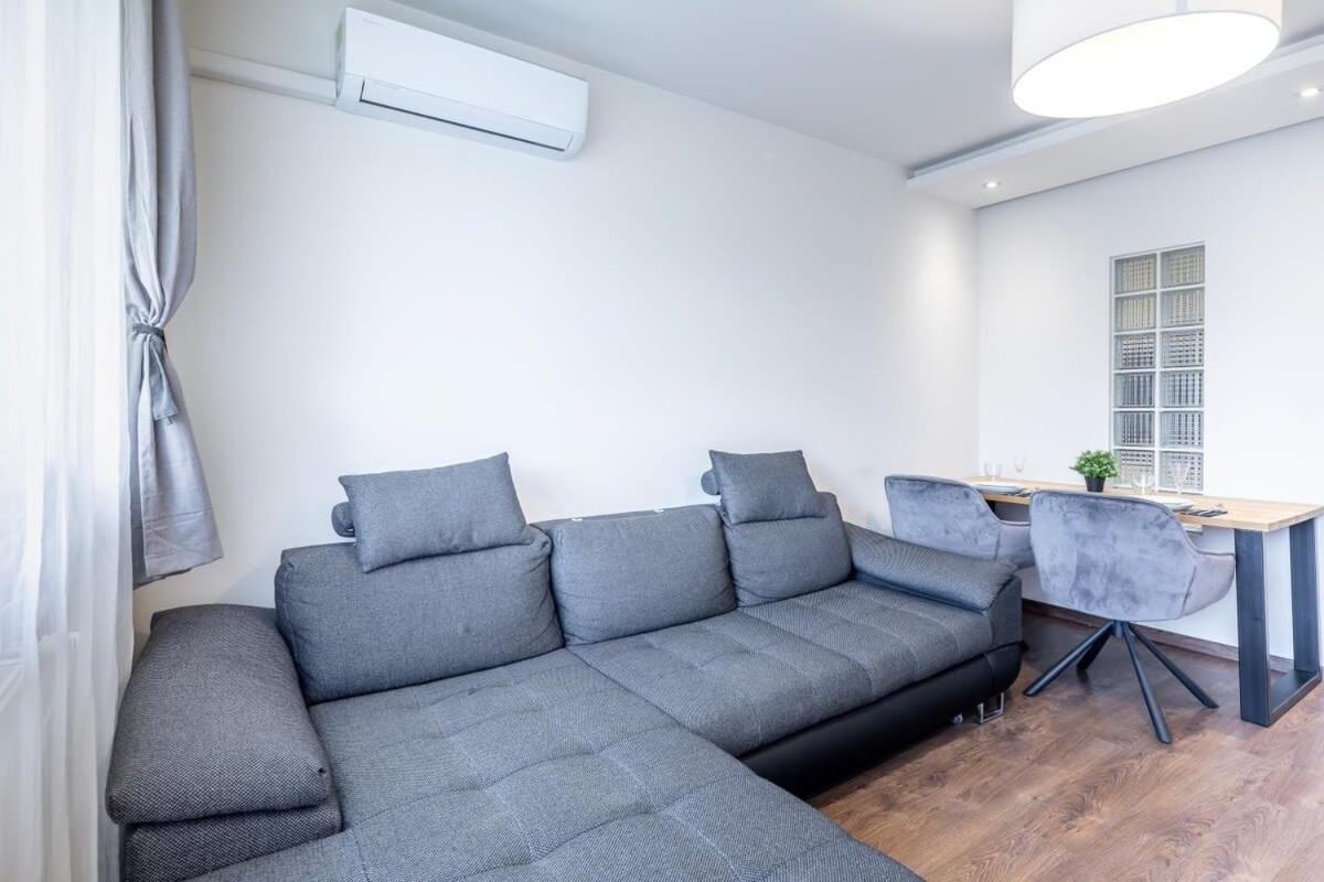 Cozy Quiet Apartment With A Balcony Budapest Ngoại thất bức ảnh